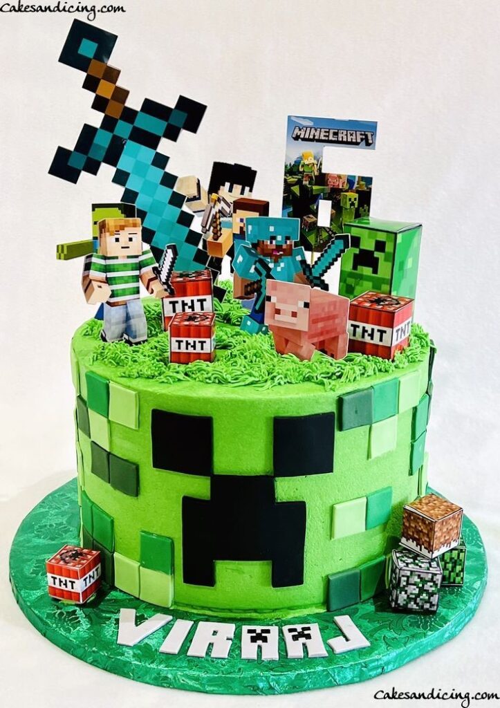 Runder Tortenaufleger mit Minecraft-Motiv